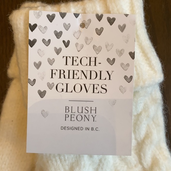 Tech Friendly Gloves - Picture 2 of 5